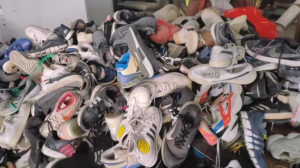 徐州分拣场长期出售分拣好的鞋子包包，需要的联系！