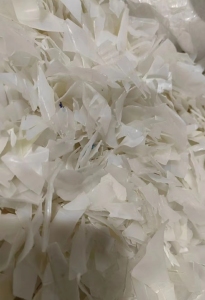 专业回收低压破碎料，酱油壶破碎料，尿素桶破碎料，娃哈哈破碎料，花乙破碎料