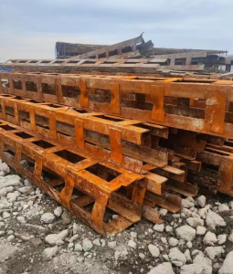 大量出售重废钢结构柱子