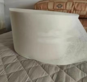 出售pet无纺布10吨左右，价格面议！