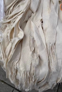 出售各种辅料，腰绳帽绳，松紧带，人字带，号标水洗标，各种包装袋等