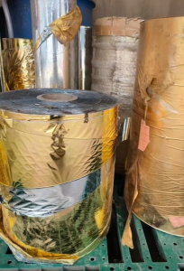 长年高价收购卷筒的废电化铝，镭射膜