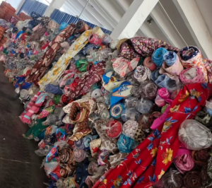 出售大量针织梭织卷布