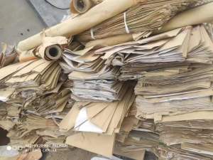 出售牛皮纸塑袋，现货三十几吨