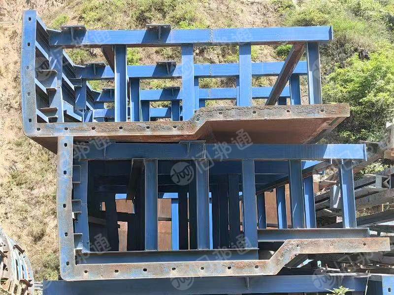 出售二手30米T梁模板,两套中梁模板