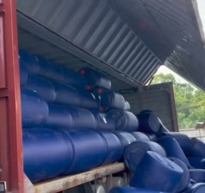 大量回收厂货统货大胶，PE蓝桶，周转筐，吨桶等废料