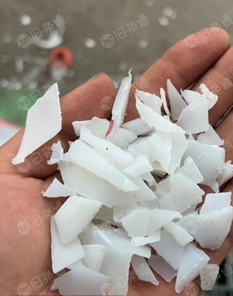 常年加工出售各种注塑低压破碎料,HDPE周转筐破碎料,大小蓝桶破碎料