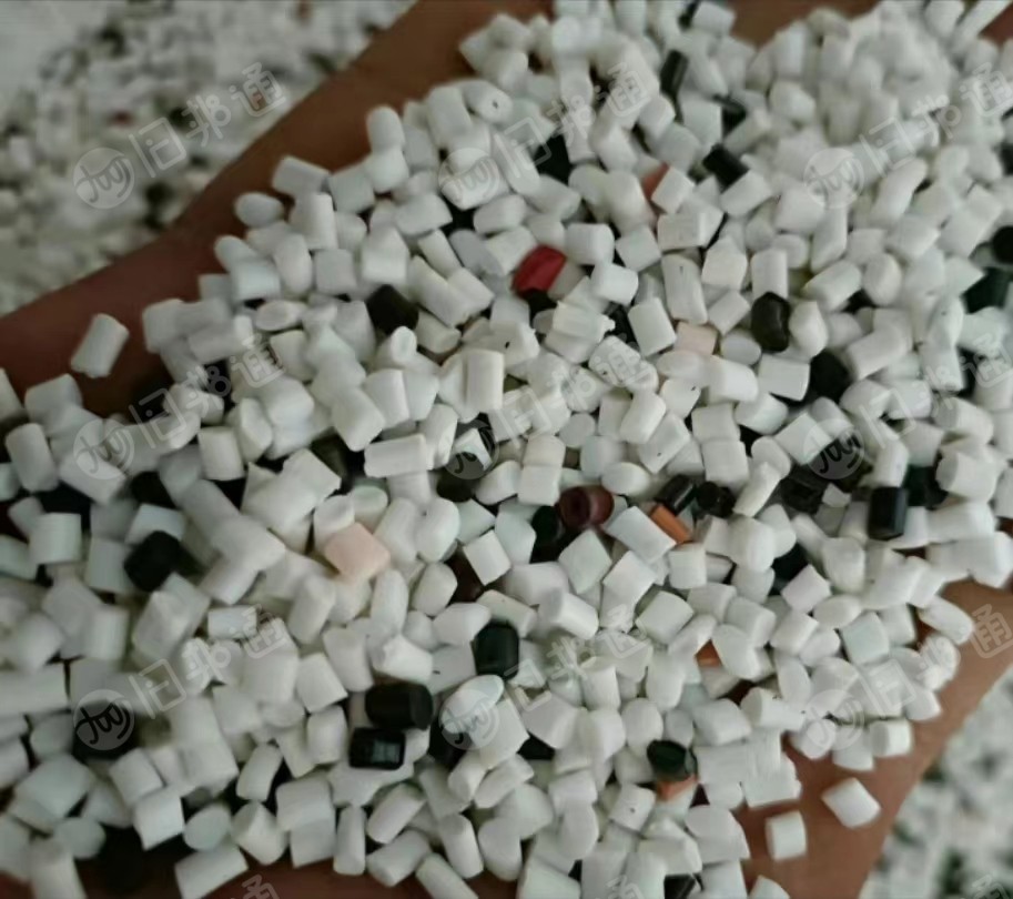 全网大量回收吹瓶厂下来的落地切片,差的聚酯切片