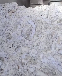 开花厂长期大量回收漂白涤棉边角料，浅色涤棉边脚料。