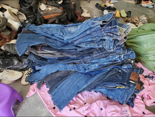 长期大量收购男牛仔裤A货,货好价优