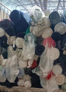 出售麻棉，雪纺，人棉，色织布刚刚好九米六一车