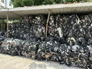 长期大量收购汽车革边角料,货好稳定的可长期合作！