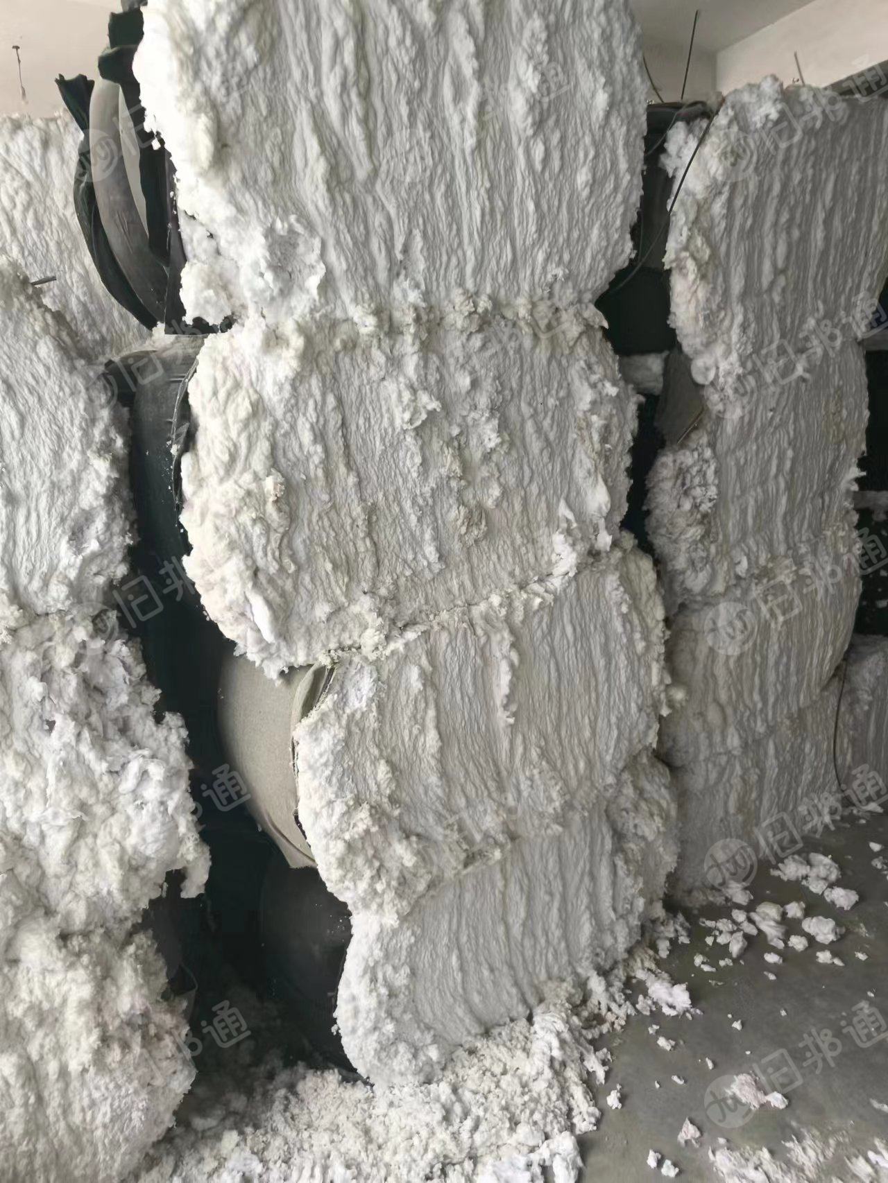 出售涤棉布边开松棉,现货十几吨