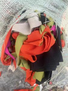 长期大量出售氨纶化纤料，氨纶碎布拉丝料，月供500吨