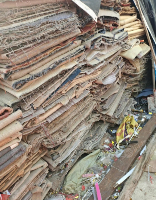 出售方块地毯,保护地面地毯,办公室地毯九成新
