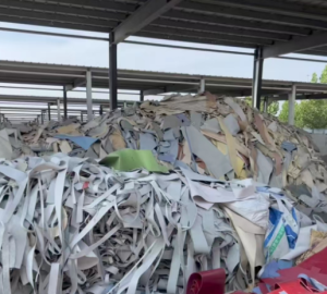 出售全塑地板边角料，大量现货！