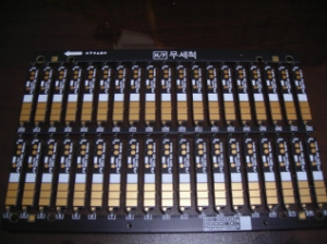 大量回收进口镀金手机电池保护板，手机板，镀金膜，镀金线路板，芯片，PET镀金