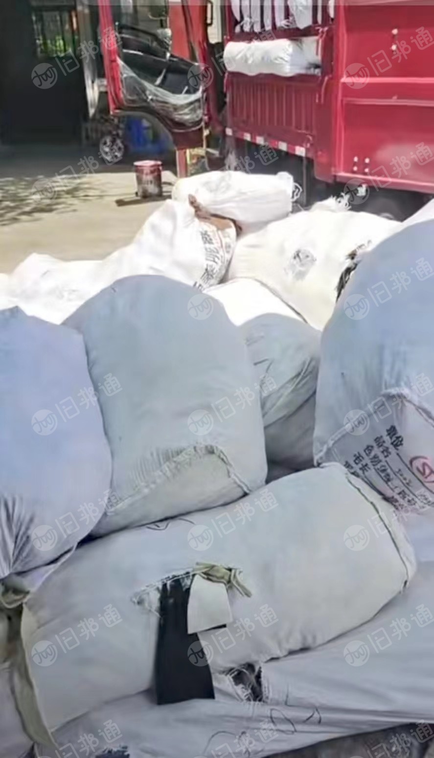长期大量出售双面呢边料,羊毛边角料,边丝,羊绒边角料等