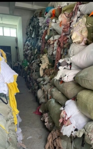 长期出售羊毛针织料，双面呢下脚料，羊绒料，精仿，回丝，边丝，回毛等