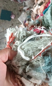 常年出售羊毛衫下脚料，高弹丝下脚料，花色弹丝，开花料