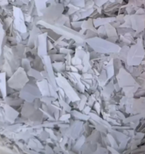 出售PVC扣板破碎料，墙板破碎料，PVC管破碎料，PVC发泡板破碎料