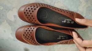 出售库存女鞋3000双