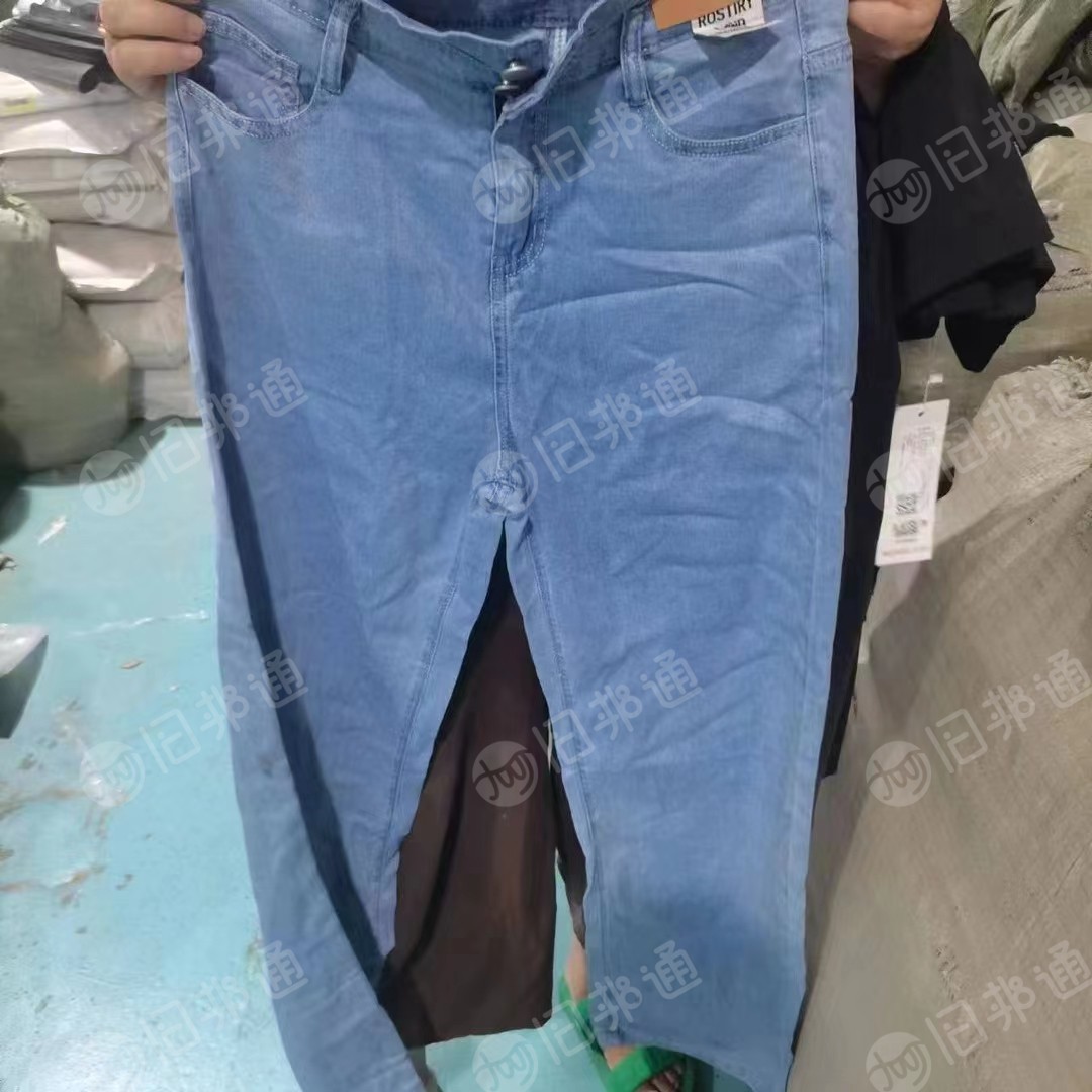 出售库存女裤带吊牌3吨多