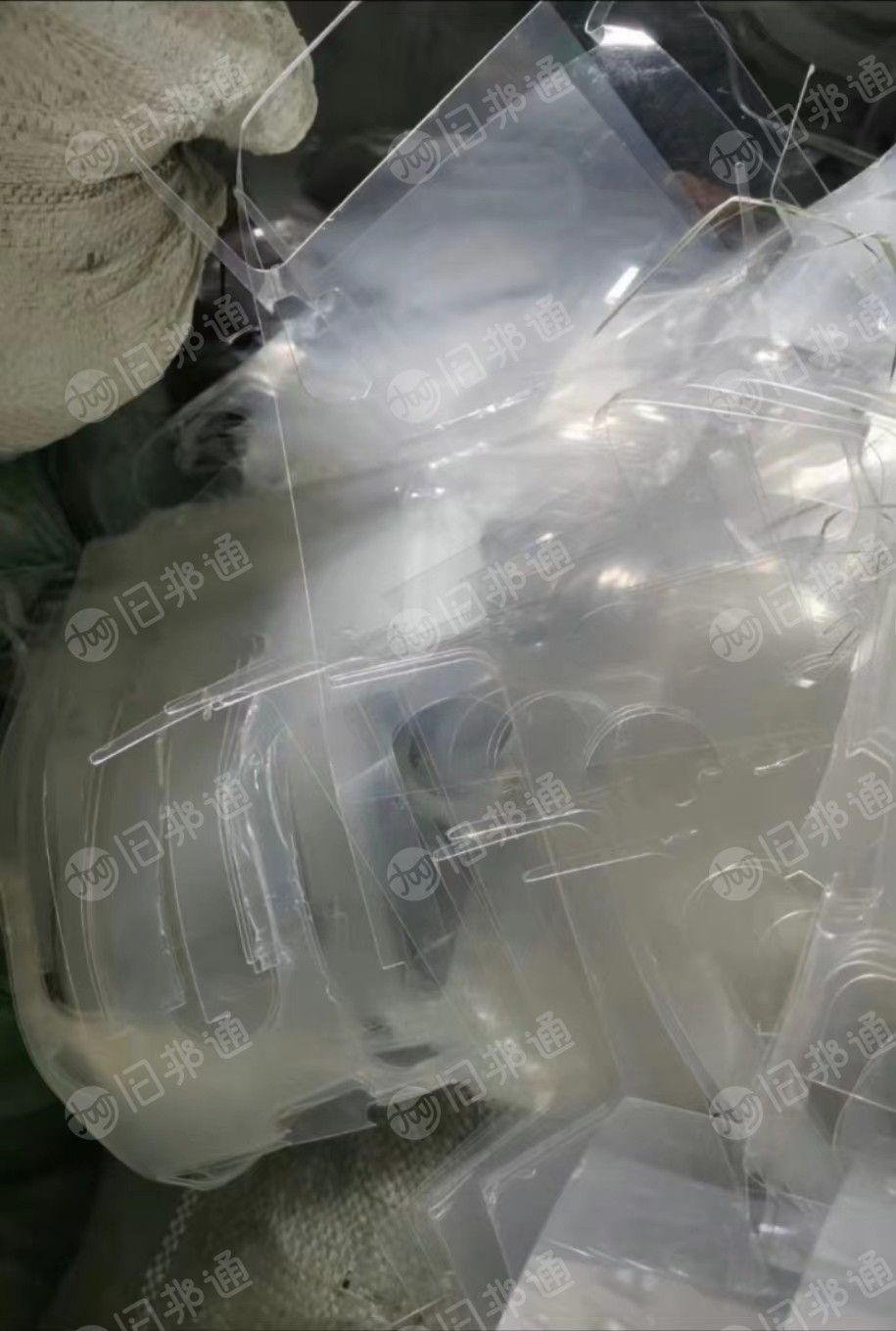 大量收购PET蛋糕盒,边角料,不限地区不限量回收PET花料,滑膜,透明料