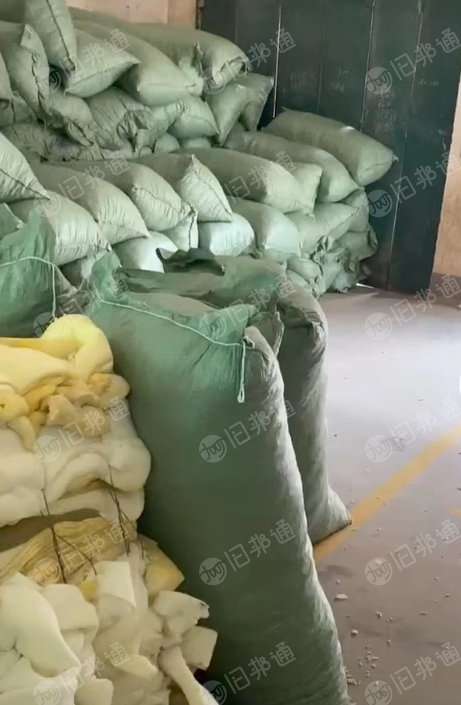 长期出售乳胶颗粒,化妆棉,仿乳胶等沙发填充材料