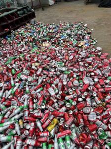 常年大量回收铝易拉罐，铝制酒瓶