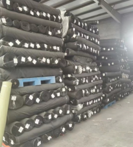 出售涤棉人字斜口袋布，克重85gsm，门幅1.5米，60000米黑色，清货价格便宣