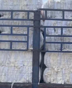 常年出售布边纱，精纺纱，废纱下脚料，现货够车