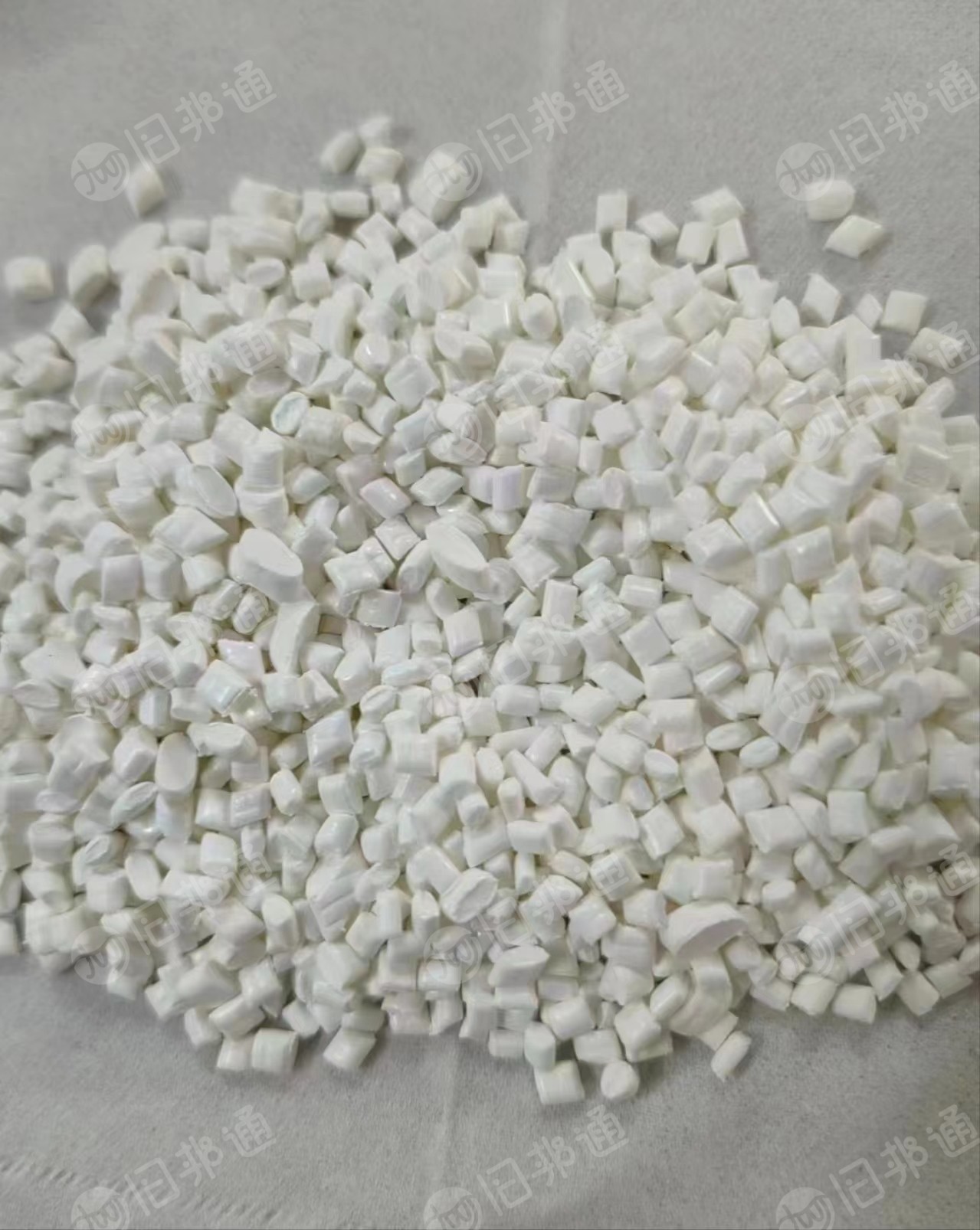 出售高压奶白颗粒,过100目,包吹膜