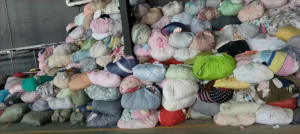 出售优质夏装B货18吨，西安提货！