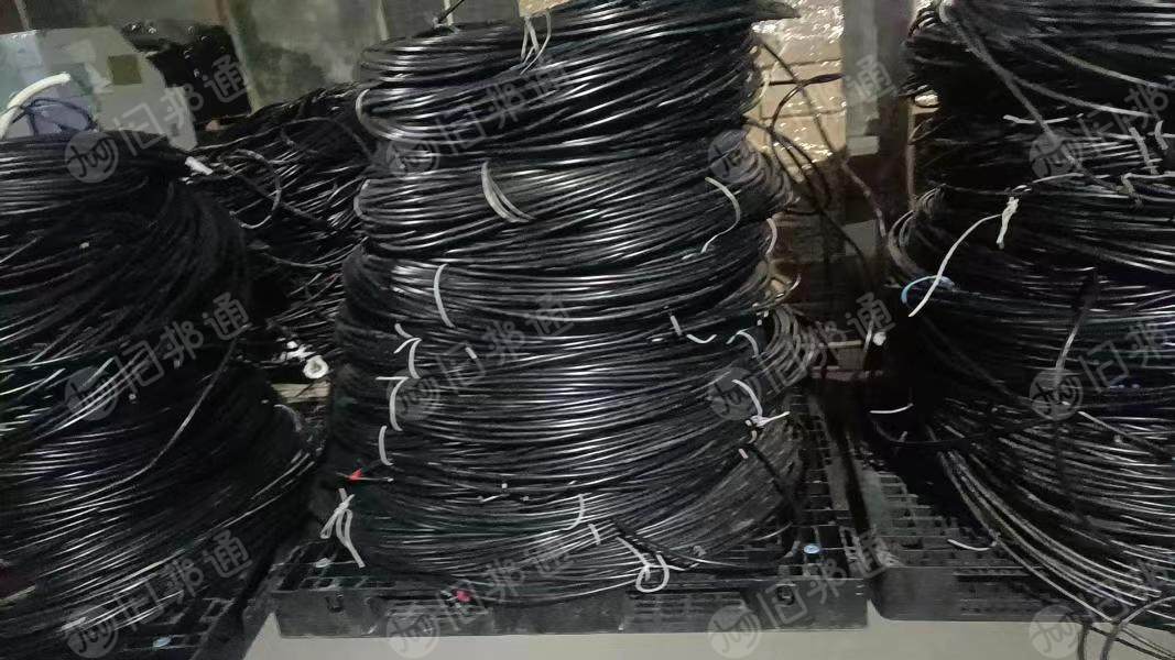 全新的电线电缆,现货6吨处理