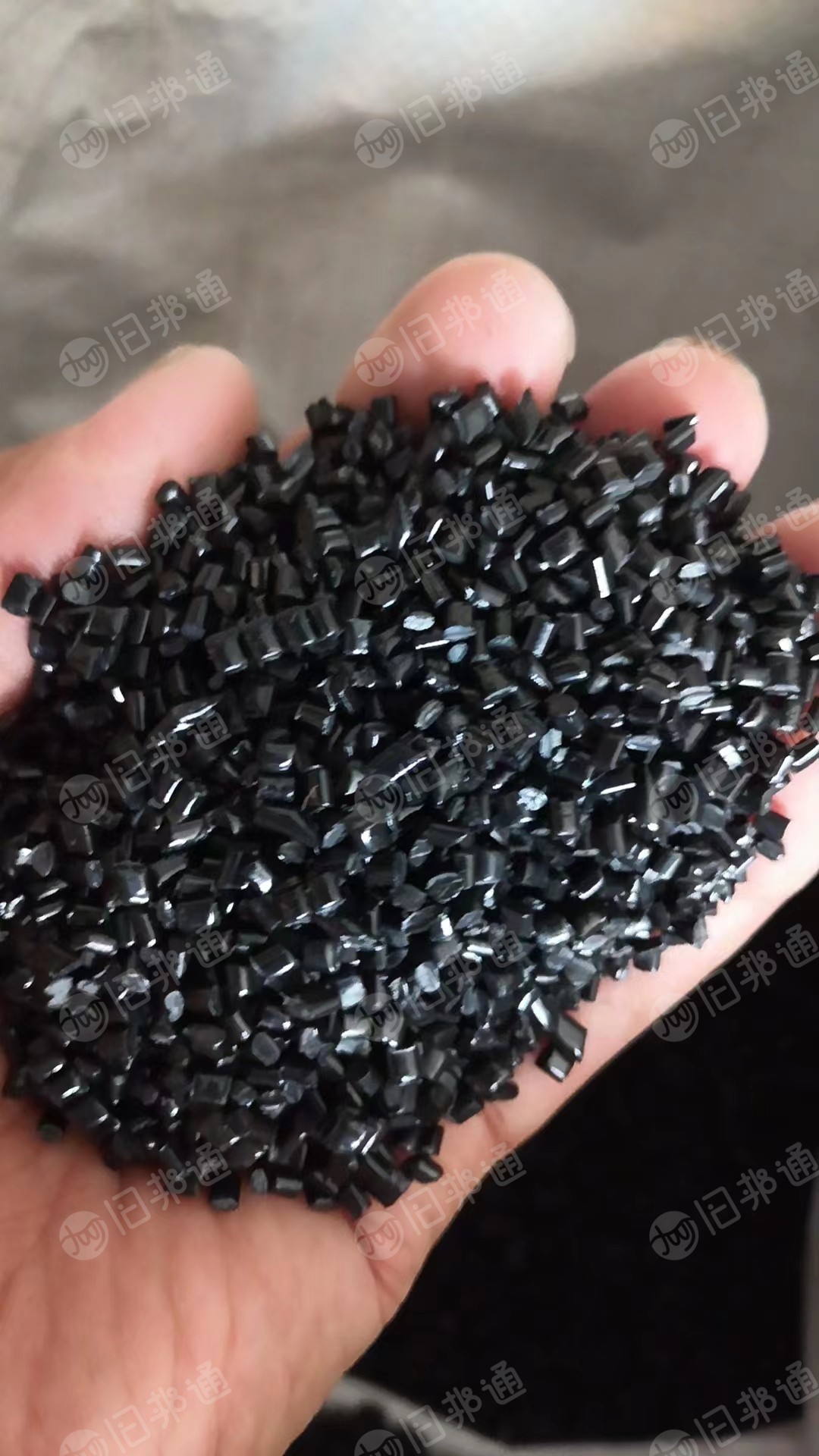 黑色涤纶颗粒,大量出售
