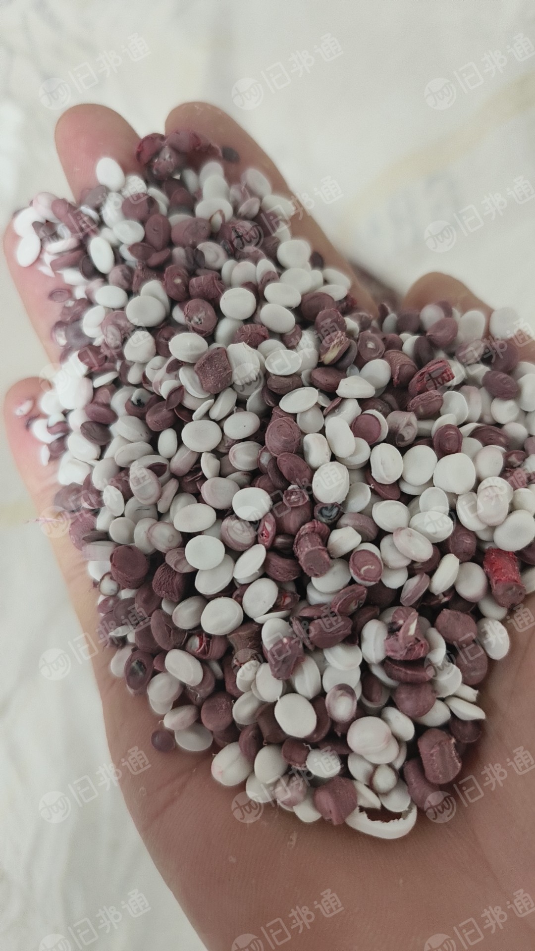 彩色降解颗粒,蜜雪冰城包装袋抽的粒子出售,现货100吨