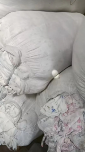 化纤边角料，大红料，浅色料长期出售