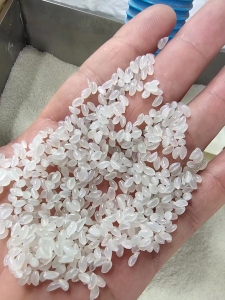 路博润副牌颗粒，硬度90，注塑，挤出均可，成型快