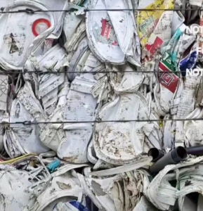 PP涂料桶压块，涂料桶破碎料，片料，大量现金收购