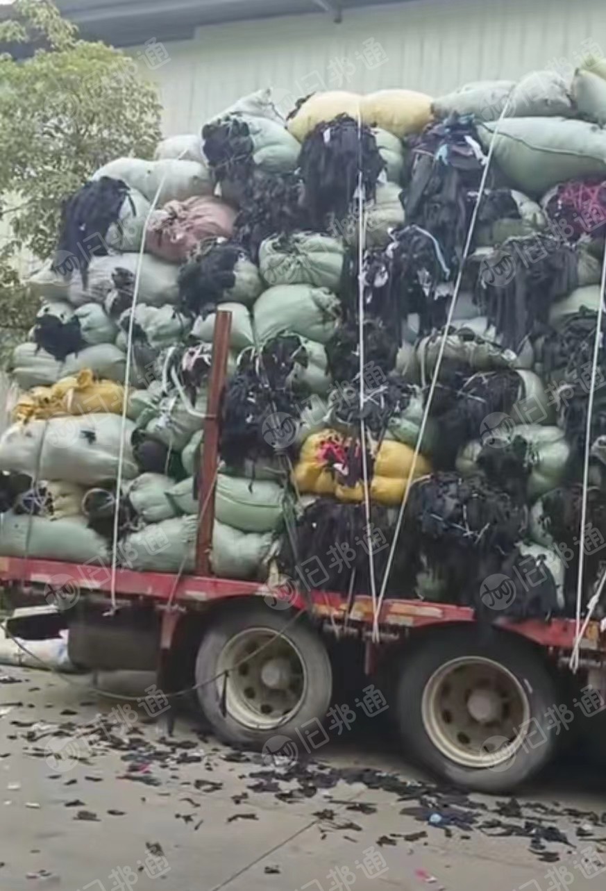 化纤纺纱料，含棉针织布料，大量出售