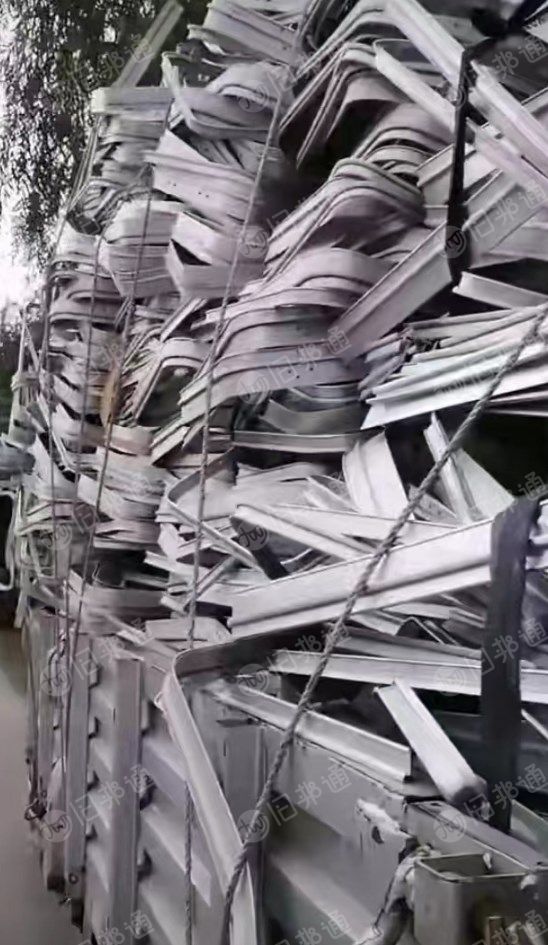 各类废铝,铝合金,建筑铝材大量收购
