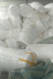 熔喷布边角料,无纺布边角料,成盘料长期收购