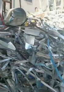长期收购各类社会杂铁，工地废铁，拆迁废铁