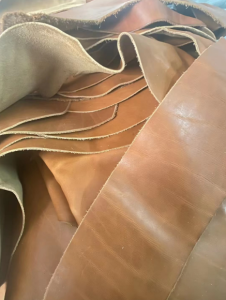 工厂牛皮边角料库存张皮长期收购