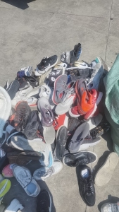 夏装，鞋子常年供应