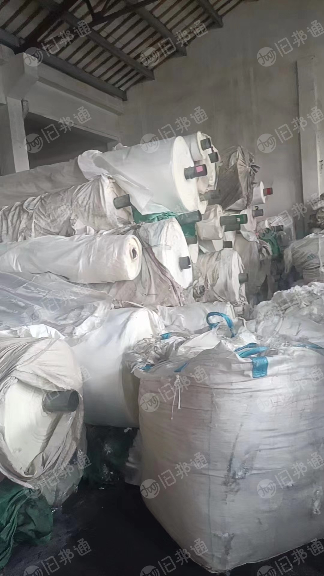 涤纶工业布,涤纶卷布,200到300克,幅宽3米,可做汽车边布,铺船底,大量出售