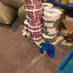 报废标签大量回收，纸跟塑料都可以