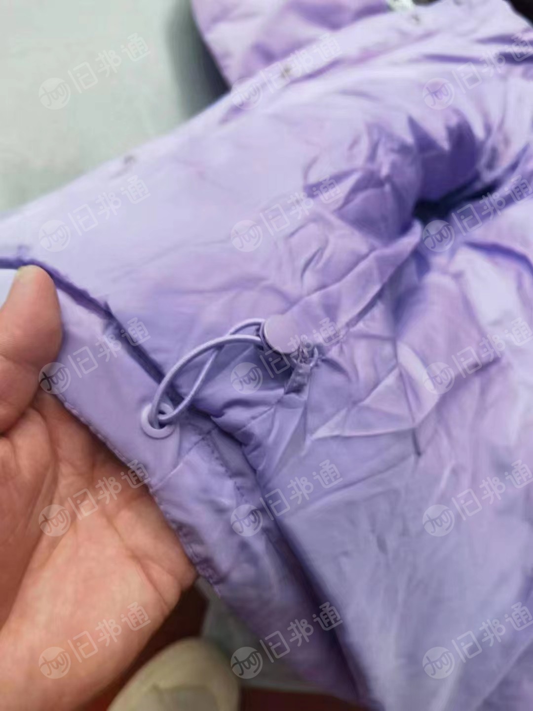 库存羽绒服4000件低价出售