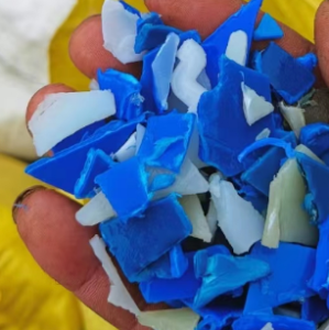 低压破碎料，白桶破碎料，蓝桶破碎料长期出售 